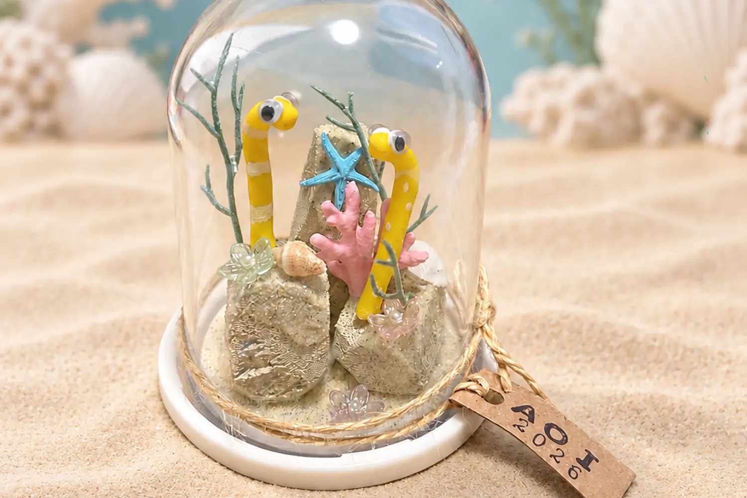 粘土で作る　ミニ　チンアナゴの海
